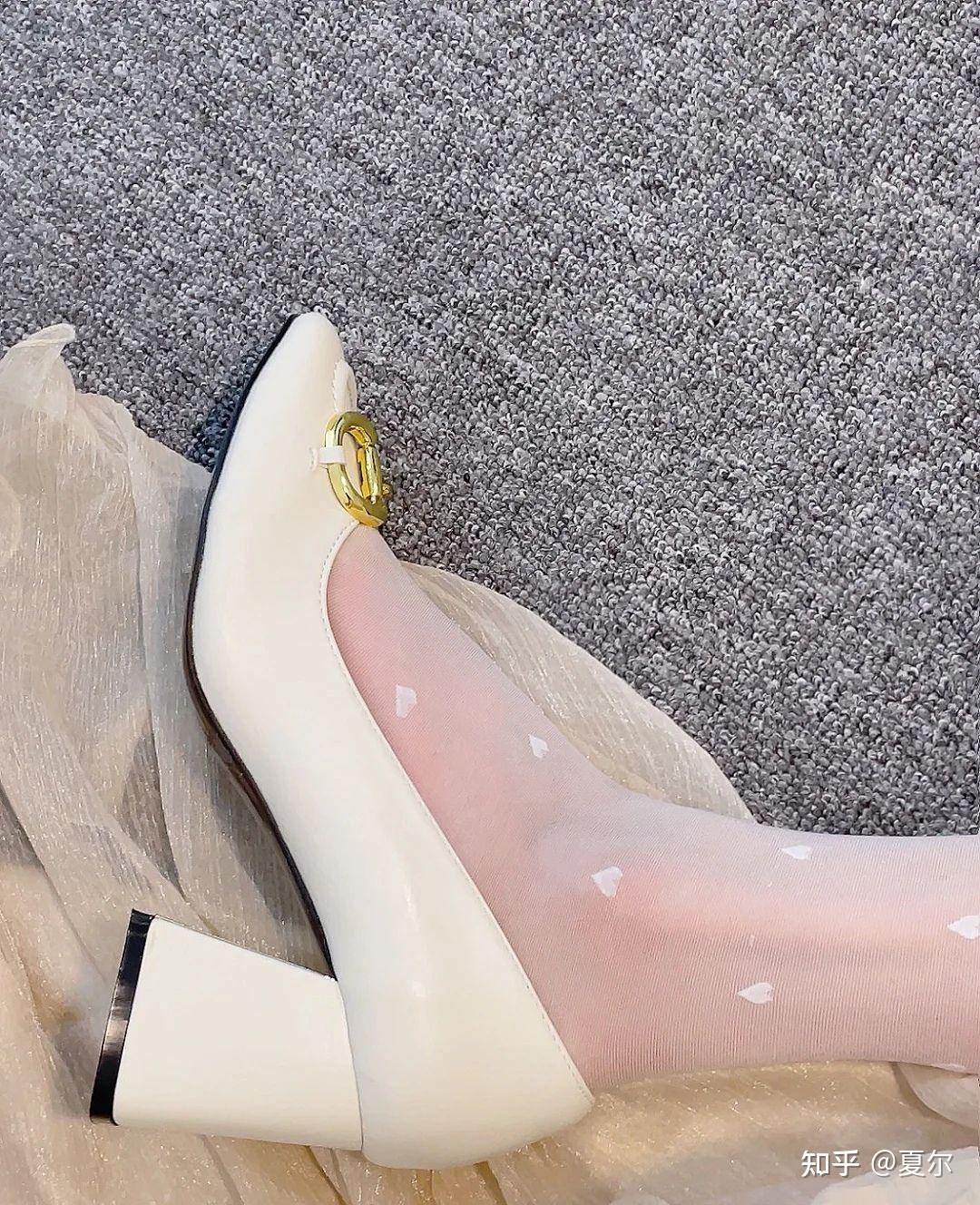 米色高跟鞋配爱心丝袜‖穿起来想跳舞