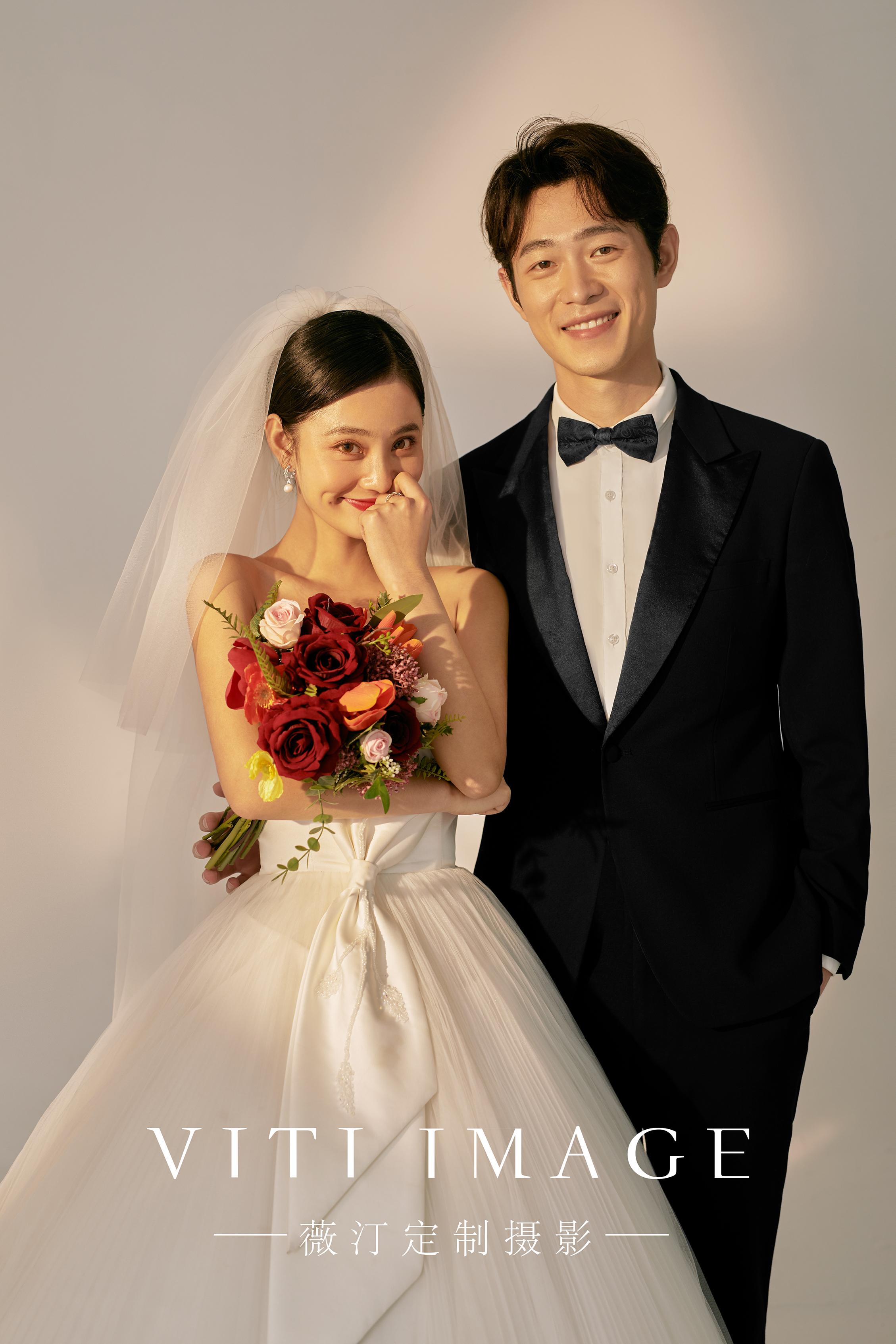 晒一晒我们的婚纱照强推的光影极简风