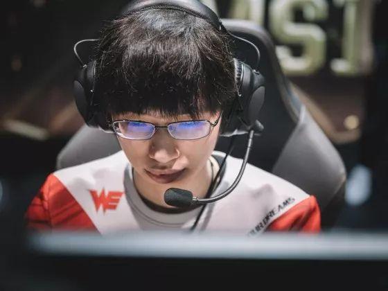 957(柯昌宇)将于2020年1月18日we vs jdg比赛当日,在we西安主场完成