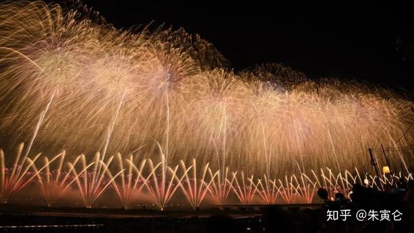 解锁日本夏季之美 天空中开出上万朵花 知乎