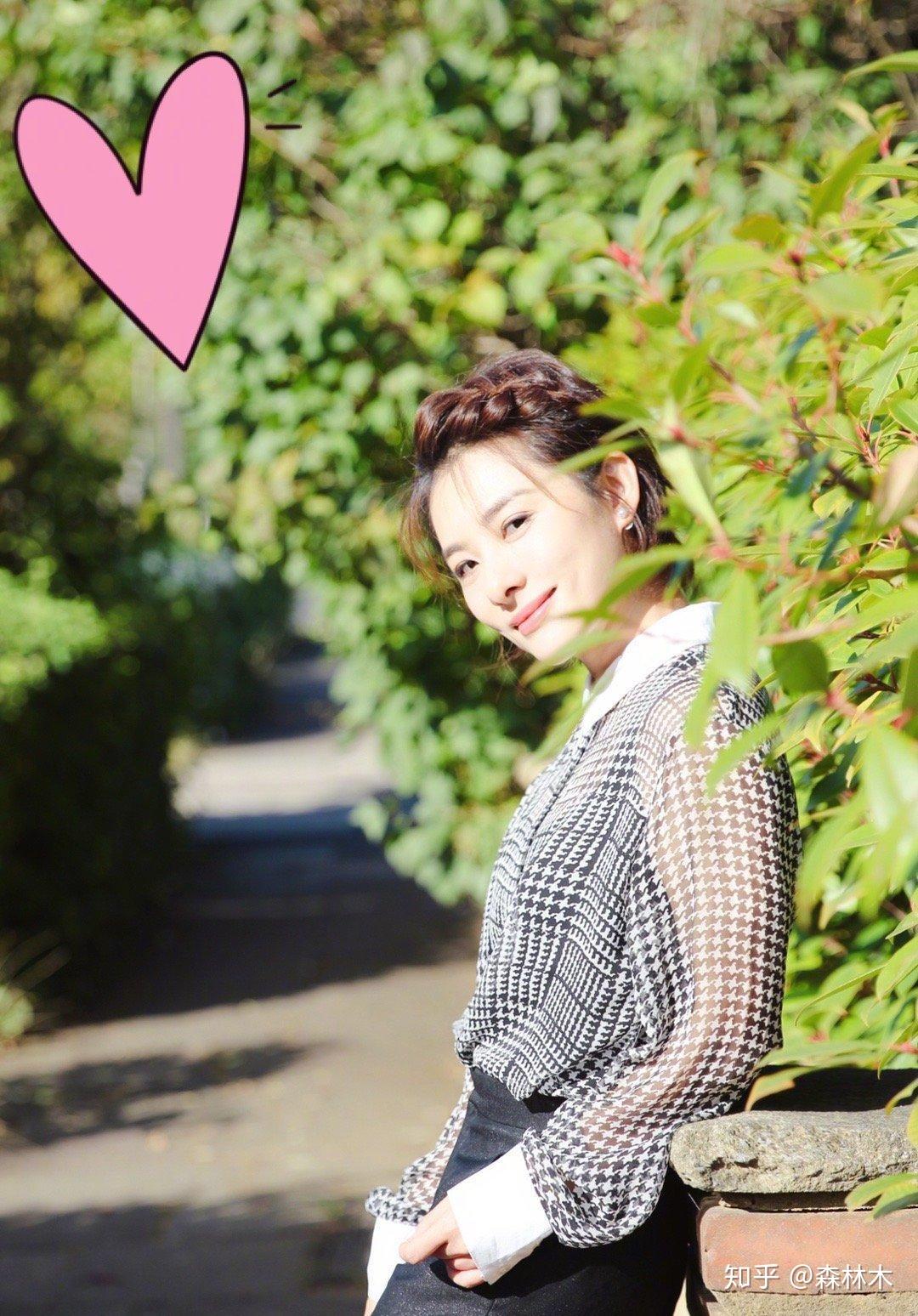 41岁刘璇晒出二胎女儿照片儿子雄赳赳教育方式让人堪忧?