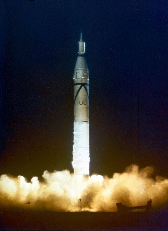 天文史上的今天美国第一颗人造卫星成功发射