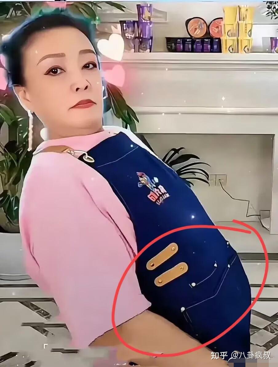 肖战引发商战李小璐复出杨幂不怕查税大s没生双胞胎屈楚萧被玩梗