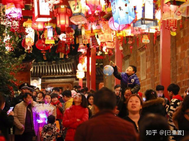 灯谜怎么写在灯笼上 v2-2be771c1a6f2d8676e205ea90399d325_r.jpg