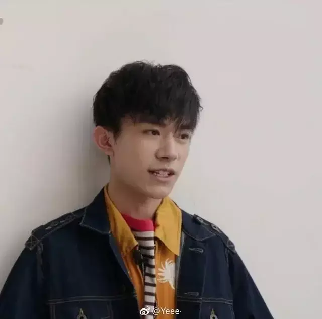 易烊千玺姓名叫什么 v2-2c305d9e90da3ef7e799fb1980f46dd1_r.jpg