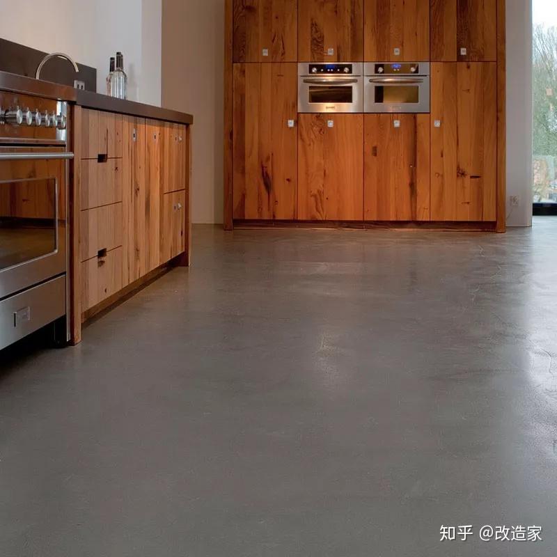 地面改造水泥自流平地面