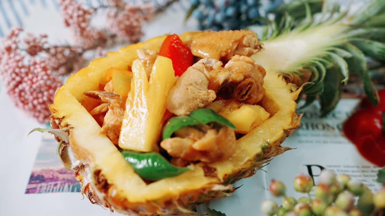 小炒一味酸甜广式菠萝炒鸡色香味俱全