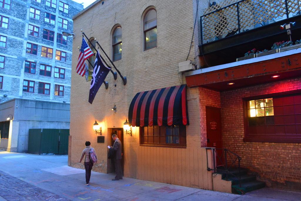 神秘间谍屋safehouse