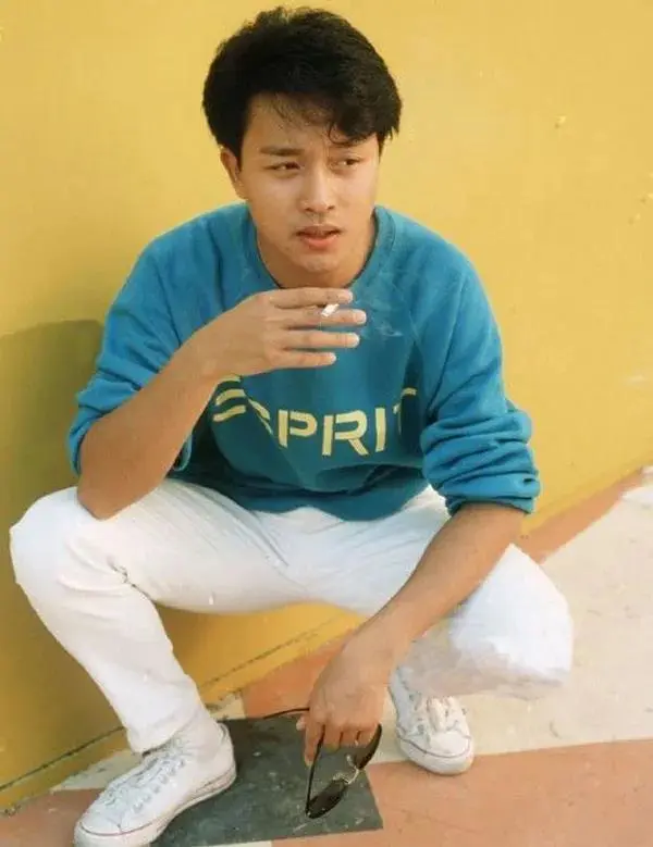 人物最具少年感的还是哥哥张国荣