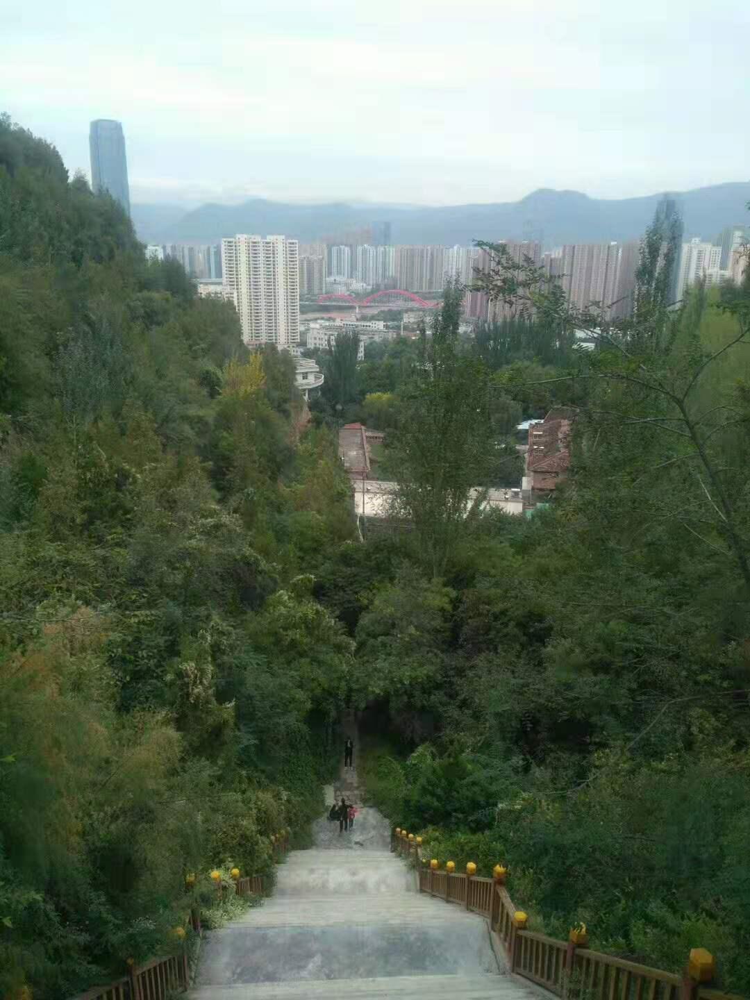 兰州市春景如画的徐家山森林公园 _www.isenlin.cn