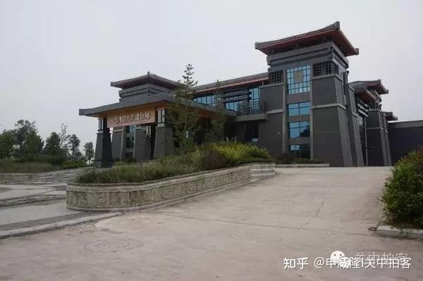 四川省渠县:走进中国汉阙之乡,寻访田野中的古老汉阙 - 知乎
