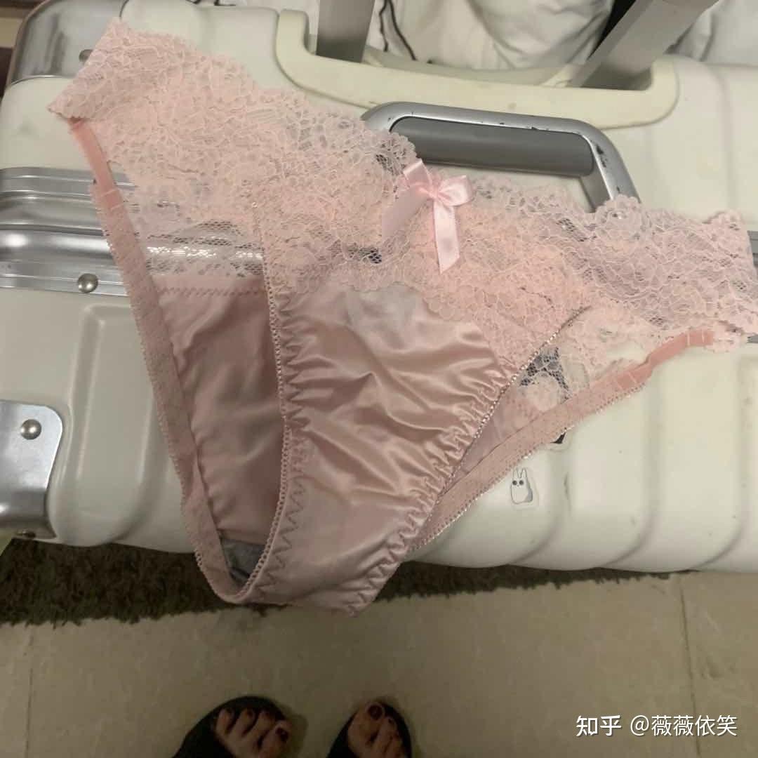 内裤女生自拍在家图片