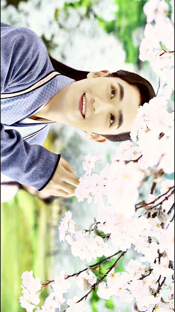 因为长相上不太合适,沈巍眼睛很漂亮的,睫毛也很长,长发很美,白宇外型