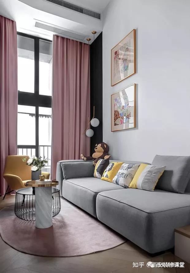 40㎡loft公寓美女极简色彩装修