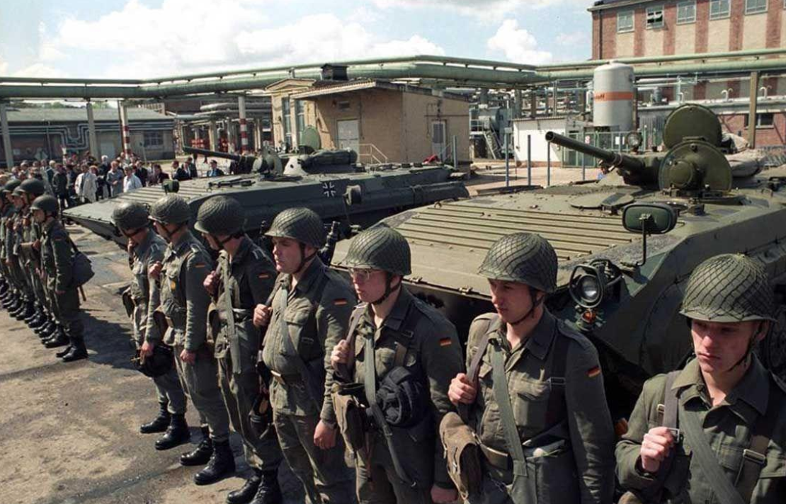 西德国防军:巅峰战力50万,对峙苏联欧洲主力,却堕落成"肥宅"