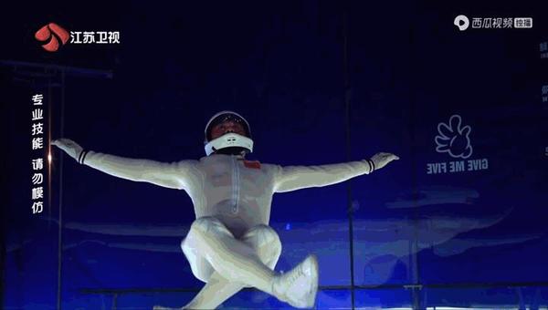 "脸盆哥"刘俊杰为玩转各种锅碗瓢盆苦练10年;蚁诚豪练习溜溜球的11年