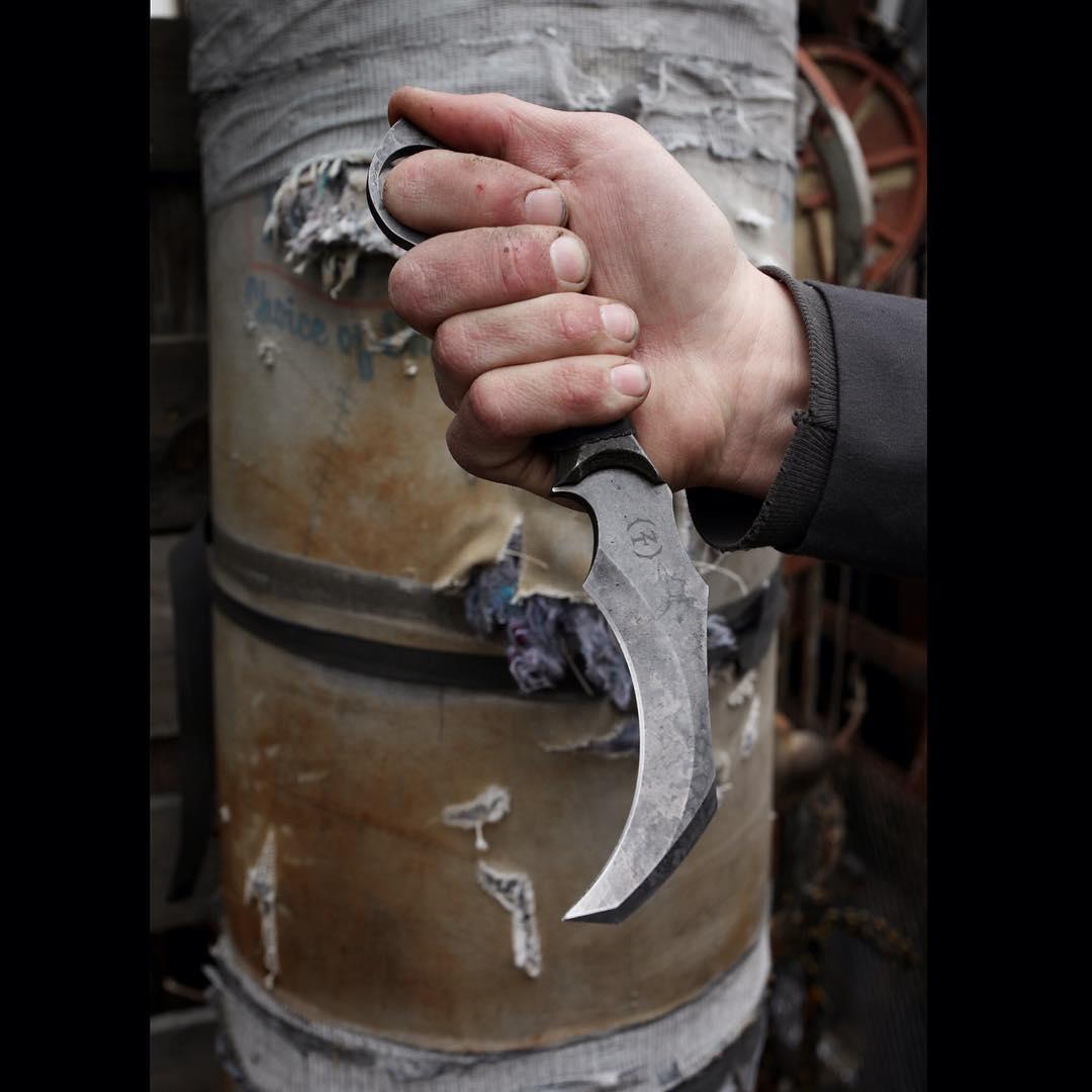 僵尸工坊为末日危机生存而设计的丧尸刀