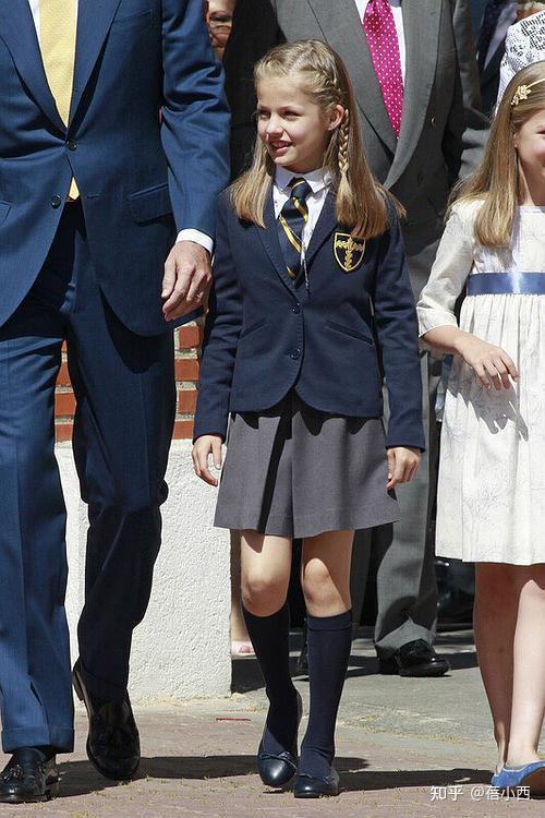 西班牙公主莱昂诺尔的穿搭真的很好看!