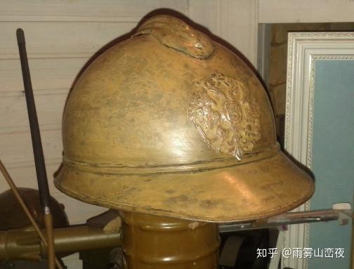 第一次世界大战钢盔装具的进化