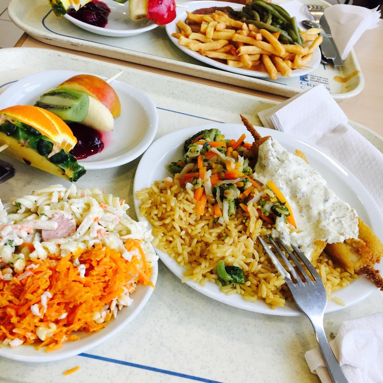 国外大学食堂是什么样子的