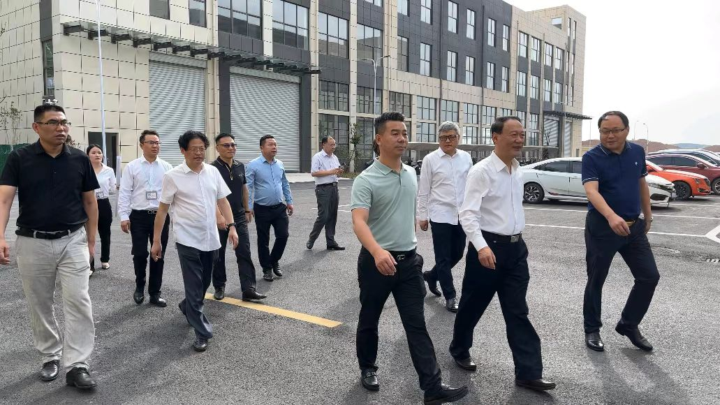 六安市委书记叶露中一行莅临久航集团产业园视察指导