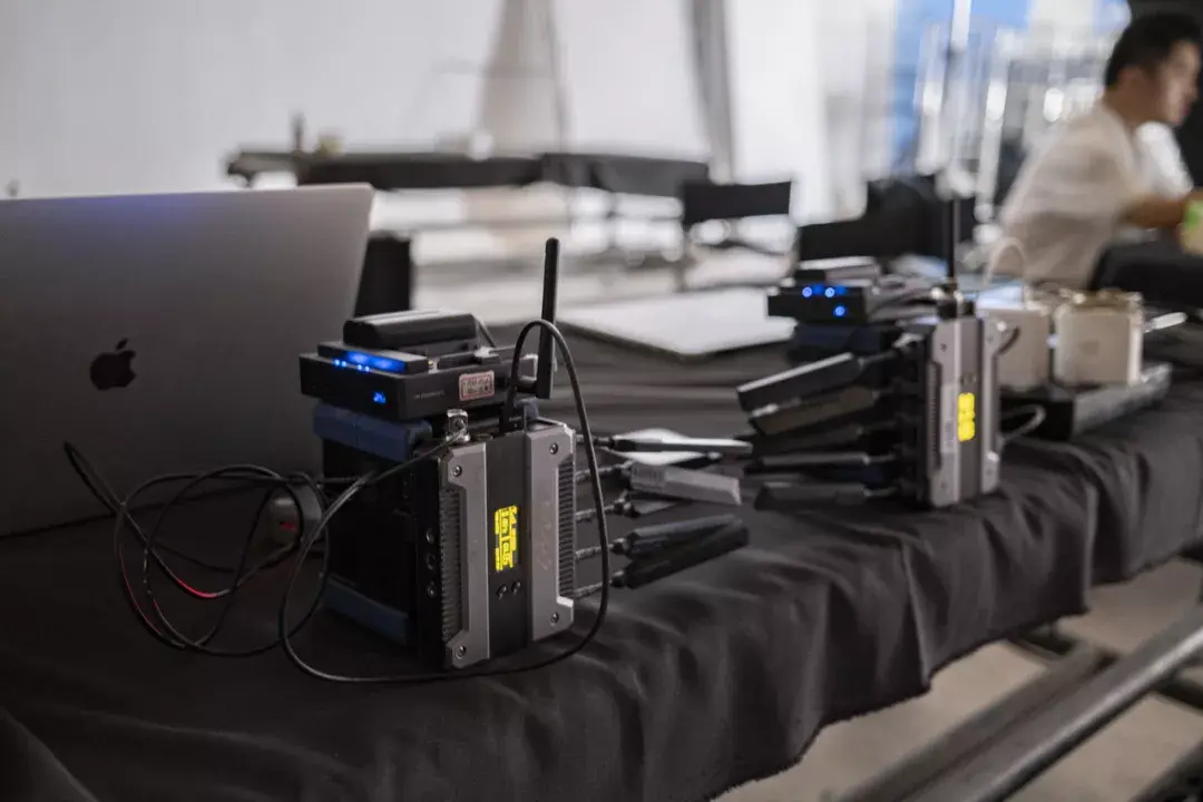 空口无凭,让我们来到拍摄片场,看看nbox实际为我们带来了什么