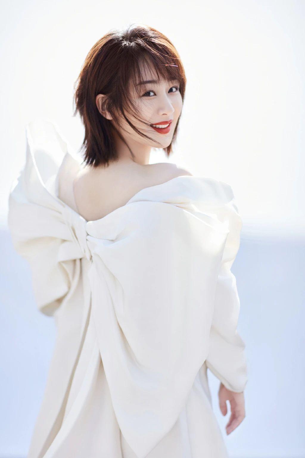杨紫最新照片 高清 v2-2e57fa446bb9316b19db6fd91afb7bf1_r.jpg