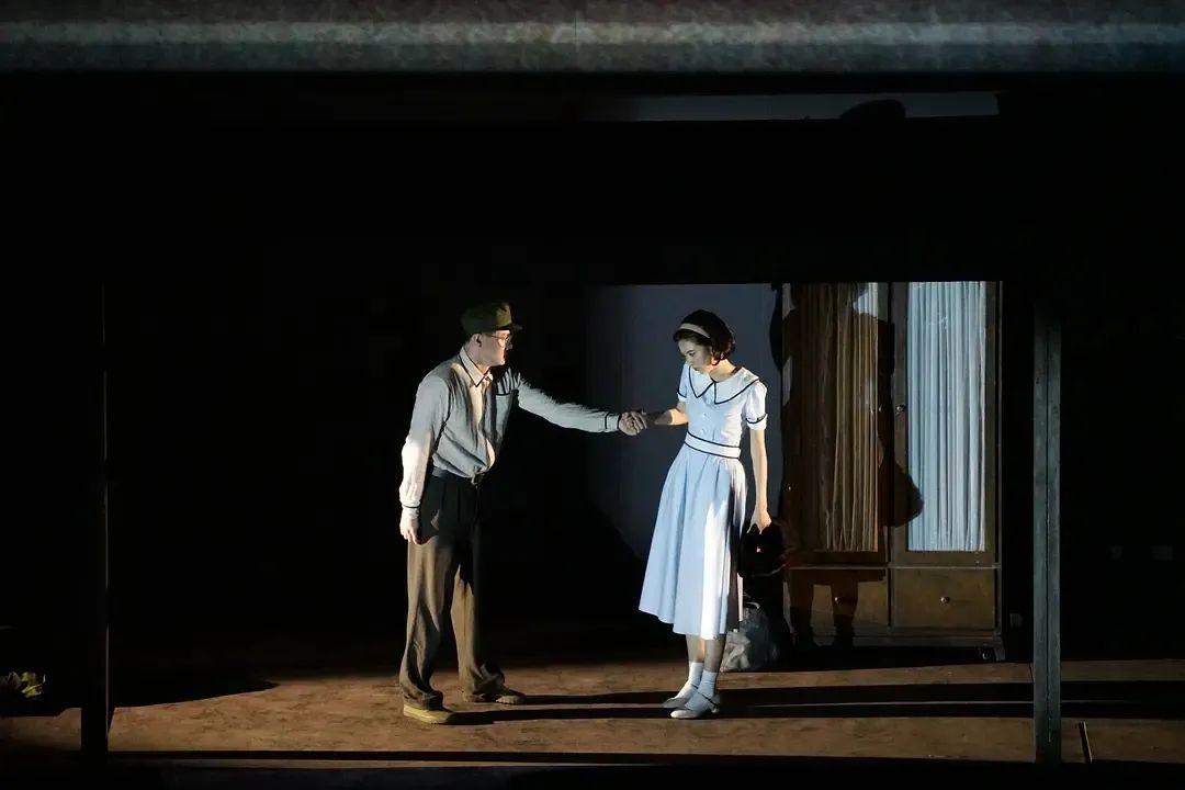 90后编剧温方伊10年前蒋公的面子轰动一时如今把王蒙作品搬上舞台