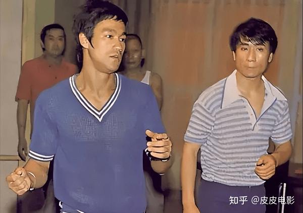 在港片里红极一时10位外籍明星生存现状：有人改行，有人英年早逝 - 知乎