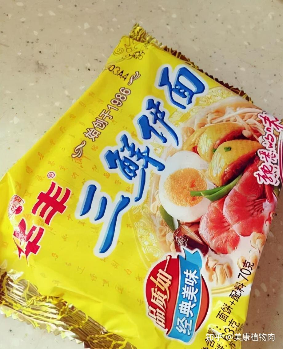 这些小时候藏起来偷偷吃的方便面,你还记得多少?