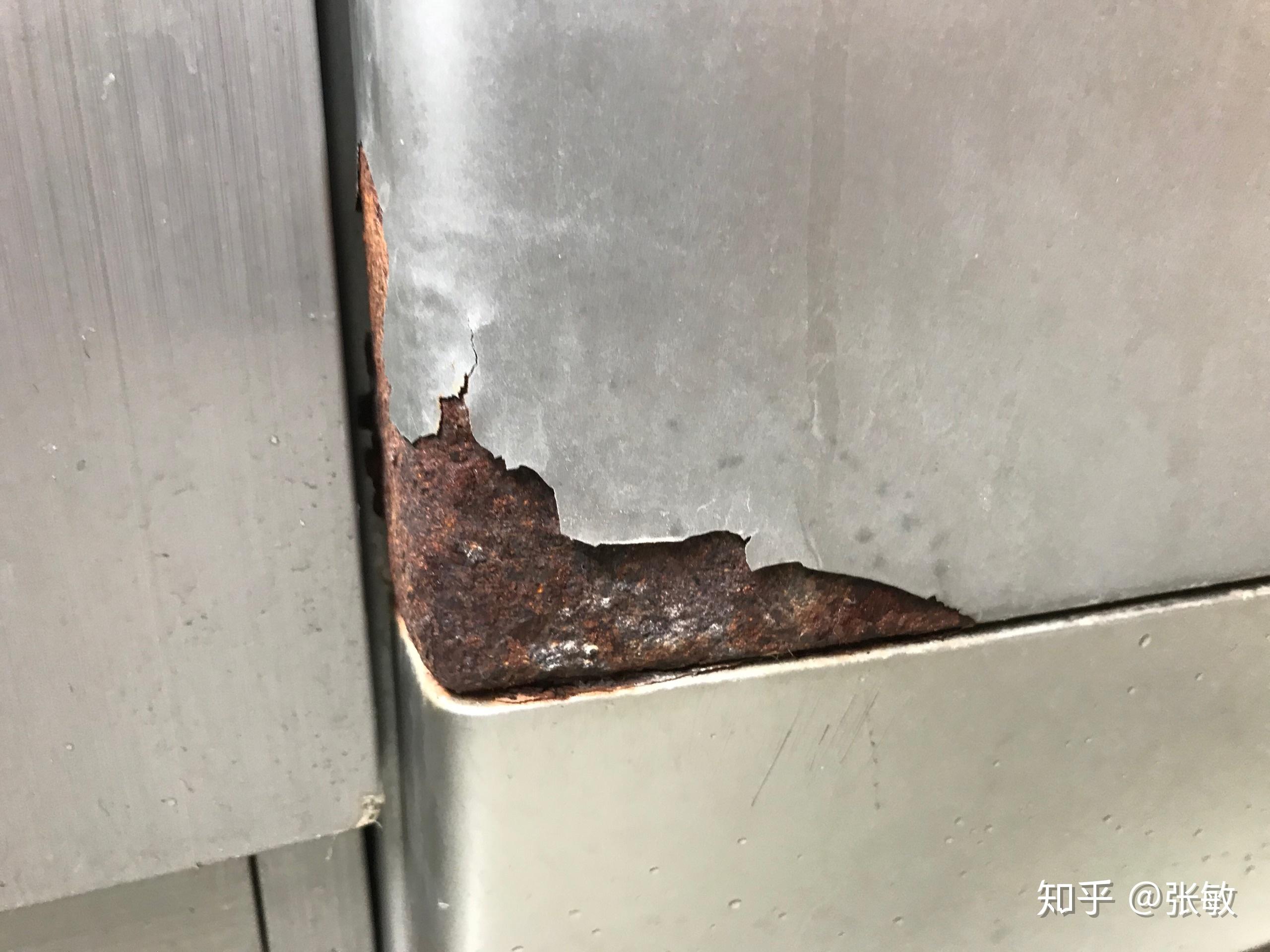 西门子旗舰机型的洗衣机钢板外壳锈蚀严重