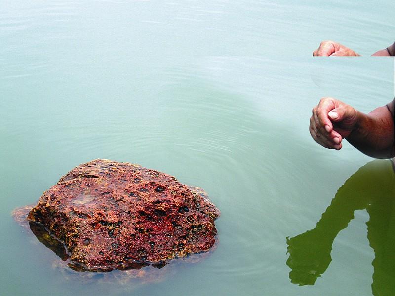 石沉大海并不对这个石头浮石沉不了制造牛仔裤尽然要用石头