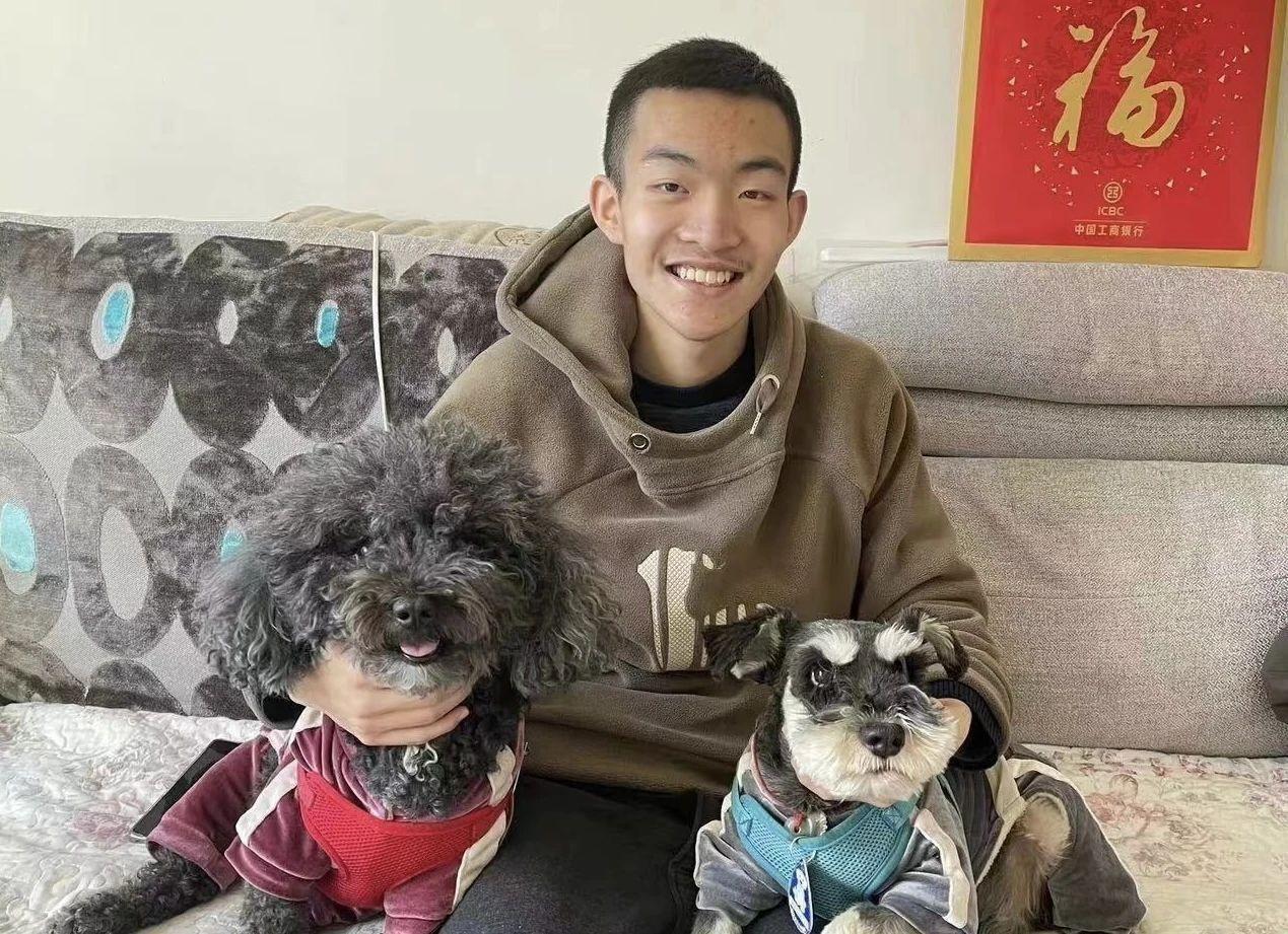 湟川中学刘驿超666分,为青海理科状元,高考语文成绩为122分,数学成绩