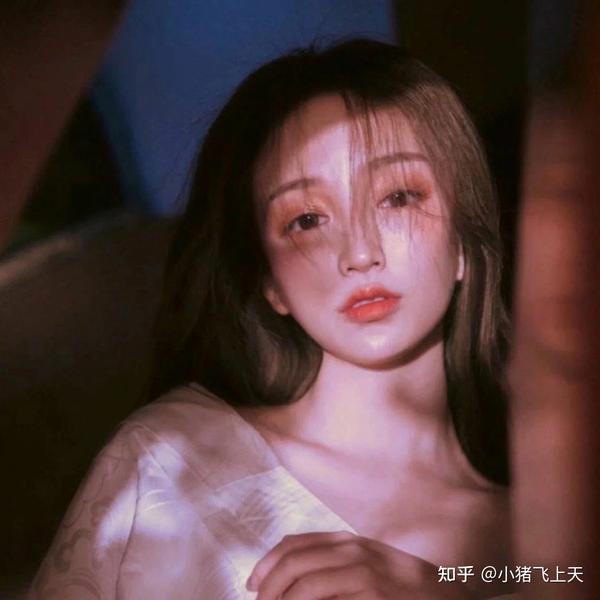 车窗外风景文案短句唯美伤感(唯美伤感文案句子 心情不好的说说带图片)