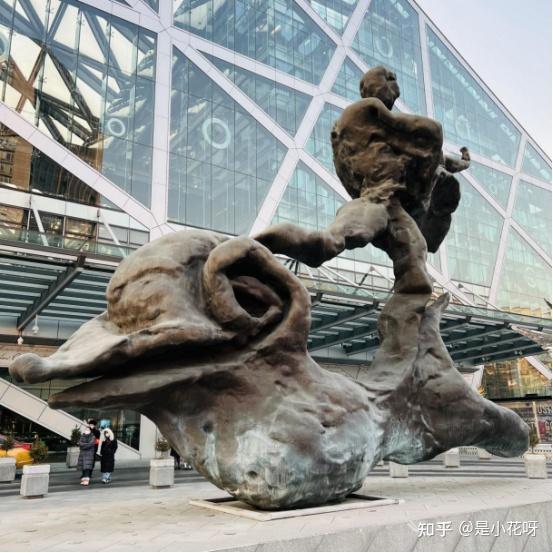 北京侨福芳草地的艺术解读