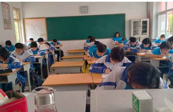 有偿补课”遭校方开除,代课老师委屈质问表不满:每月1500,凭啥想买我24小时? - 知乎