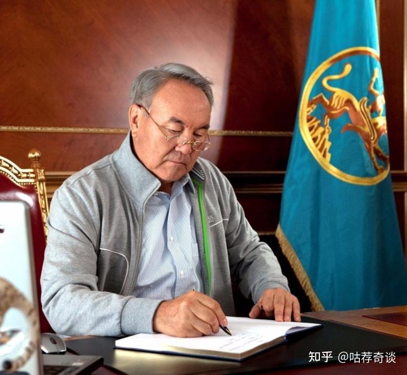 哈萨克斯坦国父图片
