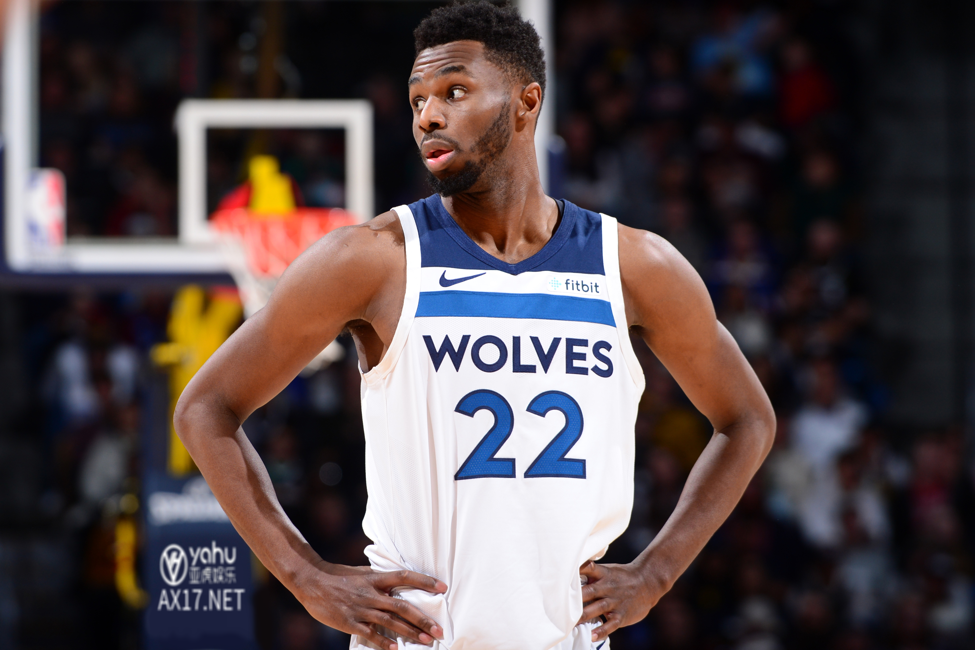 安德鲁·威金斯批勇士战袍首战表现令人高兴,勒布朗·詹姆斯关键后撤