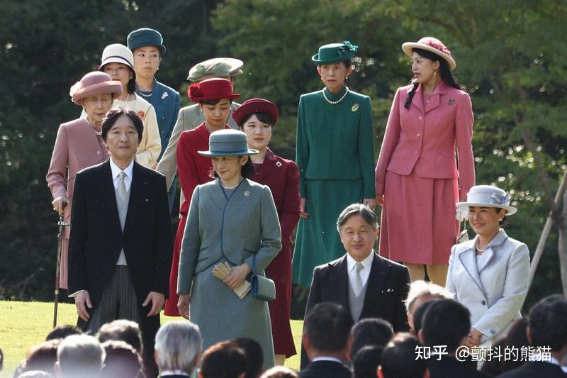 日本皇室秋季游园会焕新:女性皇族齐换洋装,一改和服传统 - 知乎