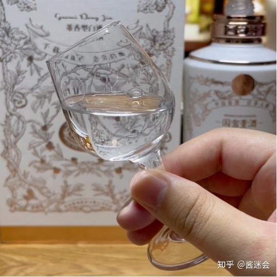 高級白酒　国密董酒 佰草香　董酒 赫盈門　2本セット　未開封 国密董酒佰草香：董香型的独特魅力_白酒_什么值得买
