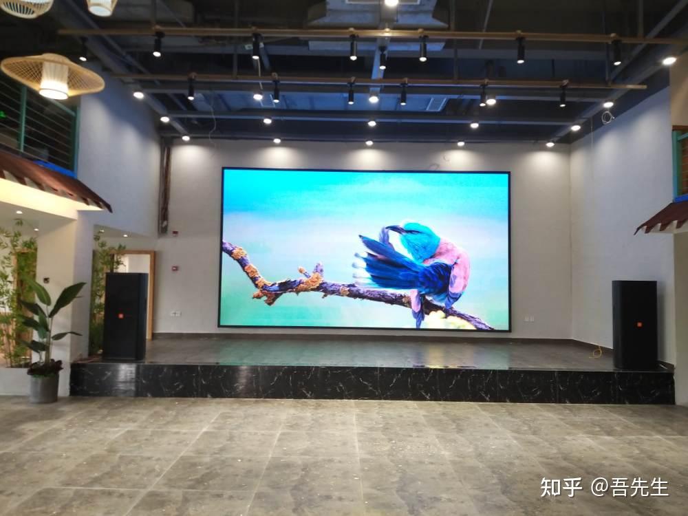 成都LED屏幕多少钱一平方?2026报价明细及选购避坑指南