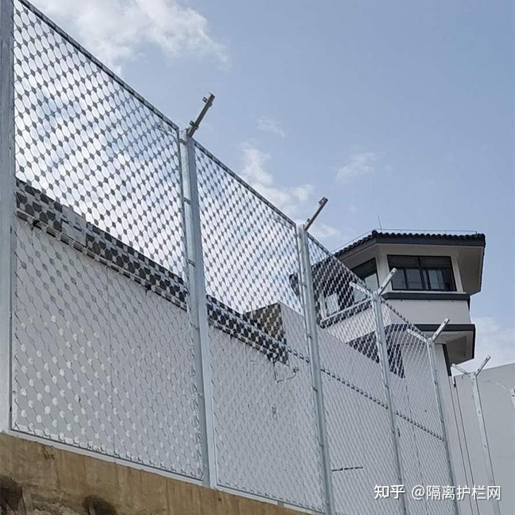 监狱围墙隔离网规格标准