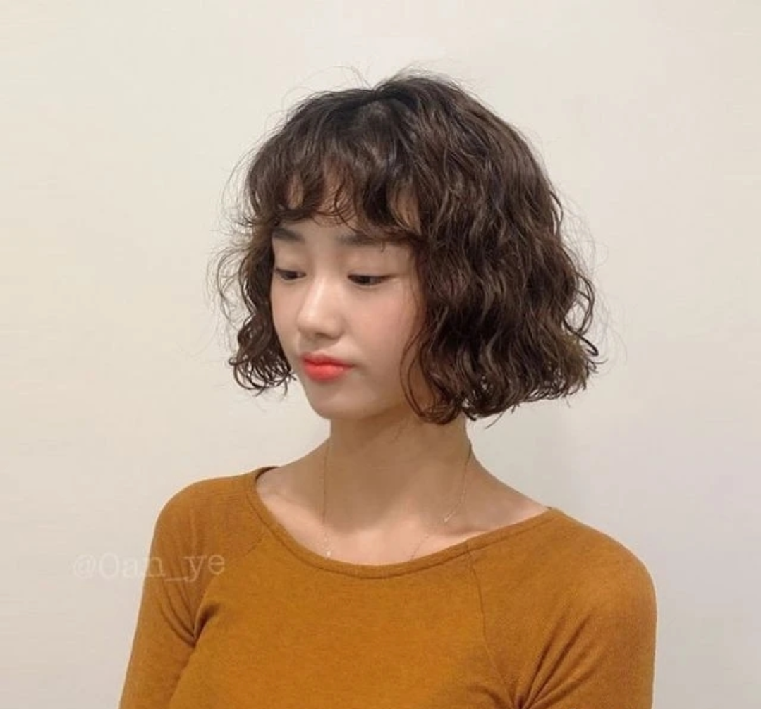 2月发型就选烫卷卷好看又洋气很适合这三种人