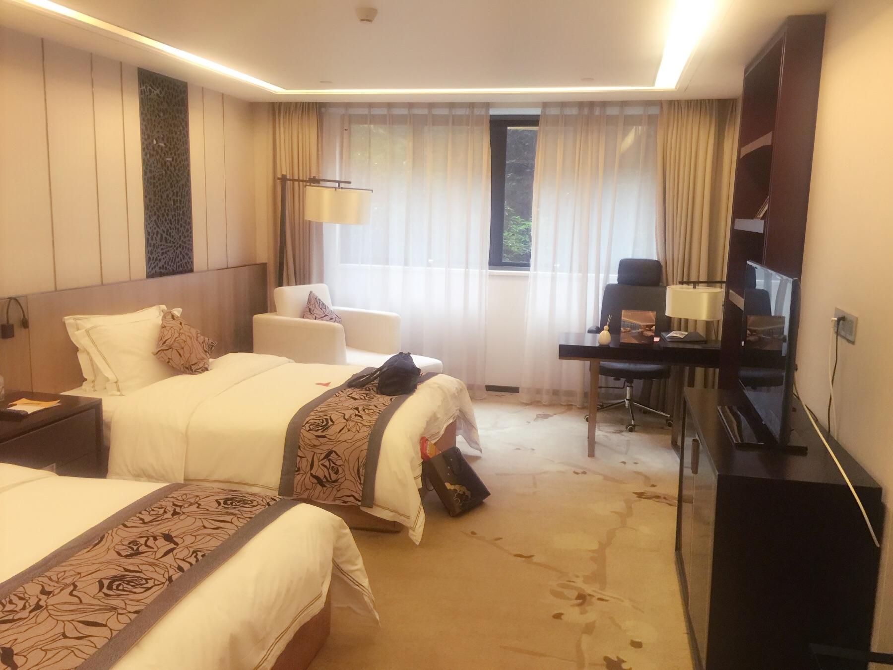 公司年会每年都是唱歌、跳舞、小品老三样,有