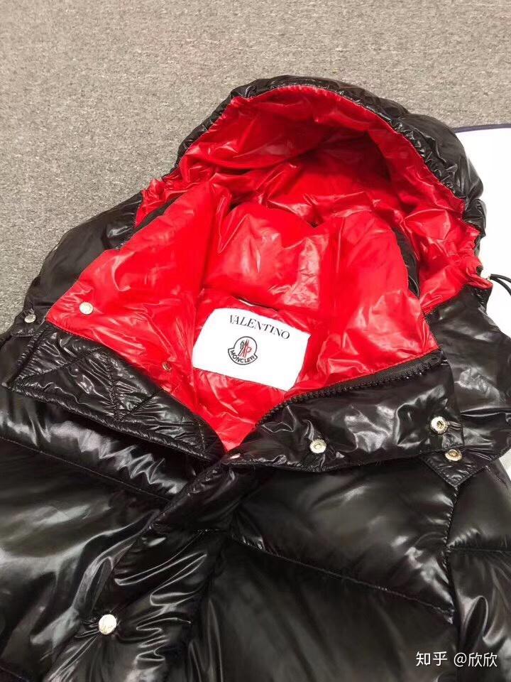 valentinomoncler活久见的联名羽绒服