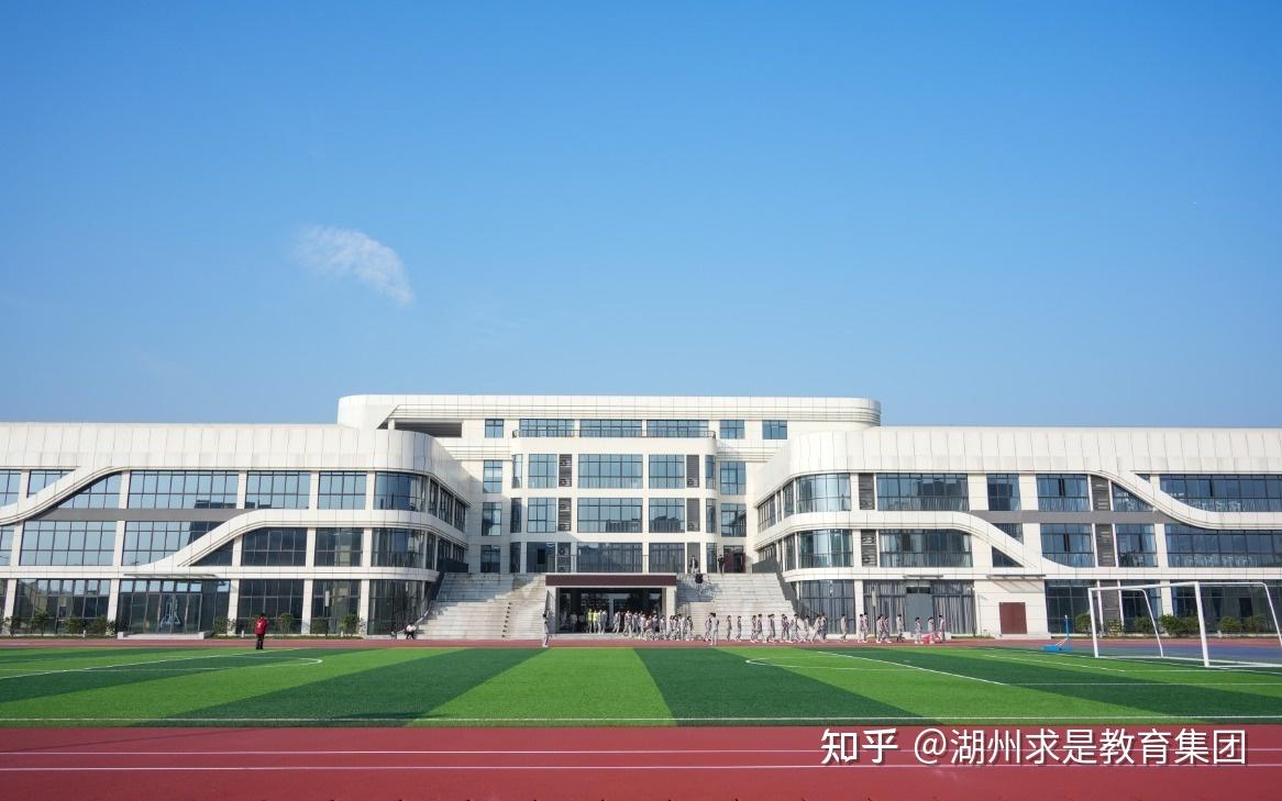 华川中学校图片