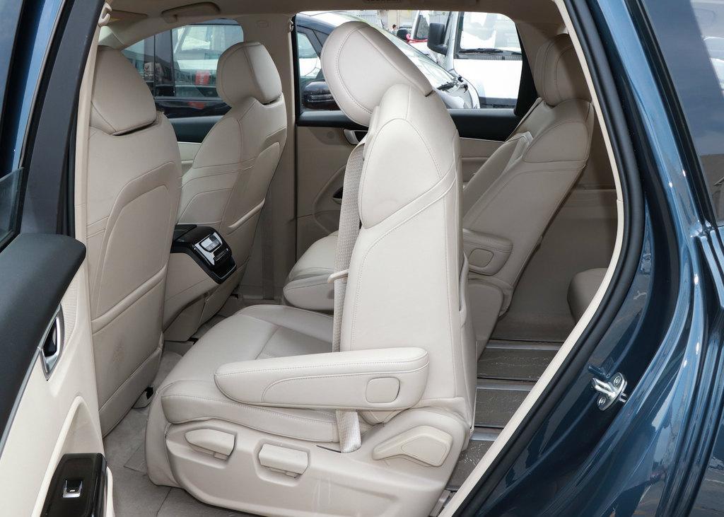 起售8万多6个座位地板全平预算十万选家用车还得看它