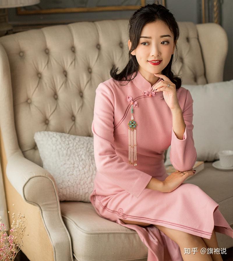 粉嫩毛呢旗袍让30岁女人越发温婉柔美成熟迷人