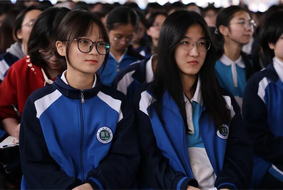 龙行龘龘战百日前程朤朤筑辉煌记2024年普宁国贤学校高考百日誓师大会