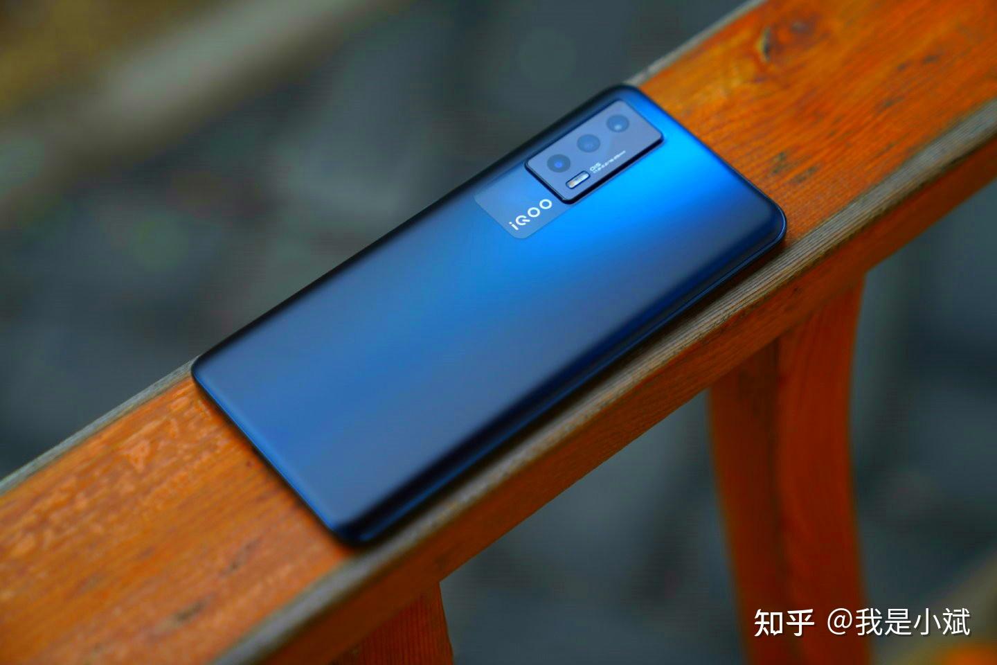 realme x7 pro:8 128gb 售价2499元